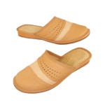 Kapcie damskie skórzane beżowe 1740 – wygodne pantofle domowe